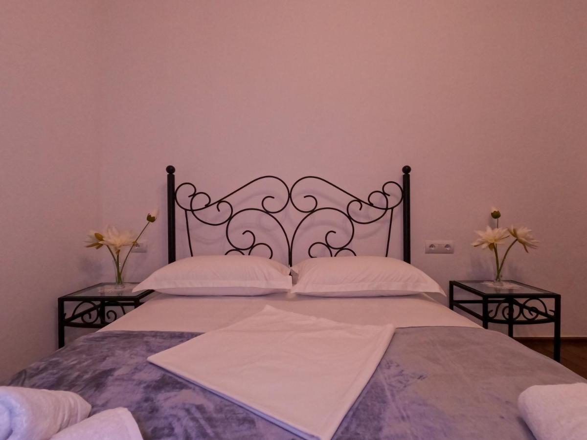 Intown Guesthouse Shkoder Exterior photo