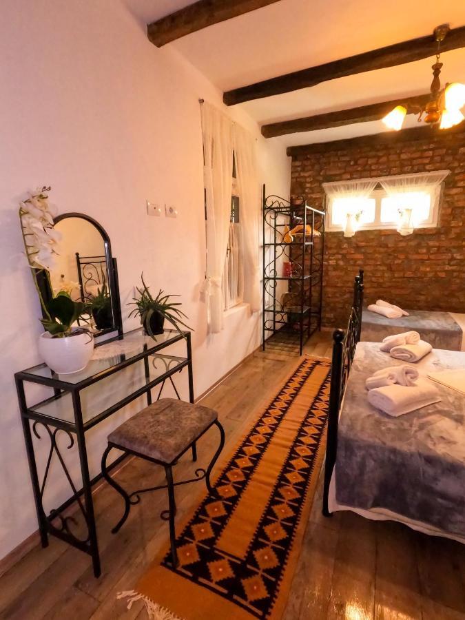 Intown Guesthouse Shkoder Exterior photo