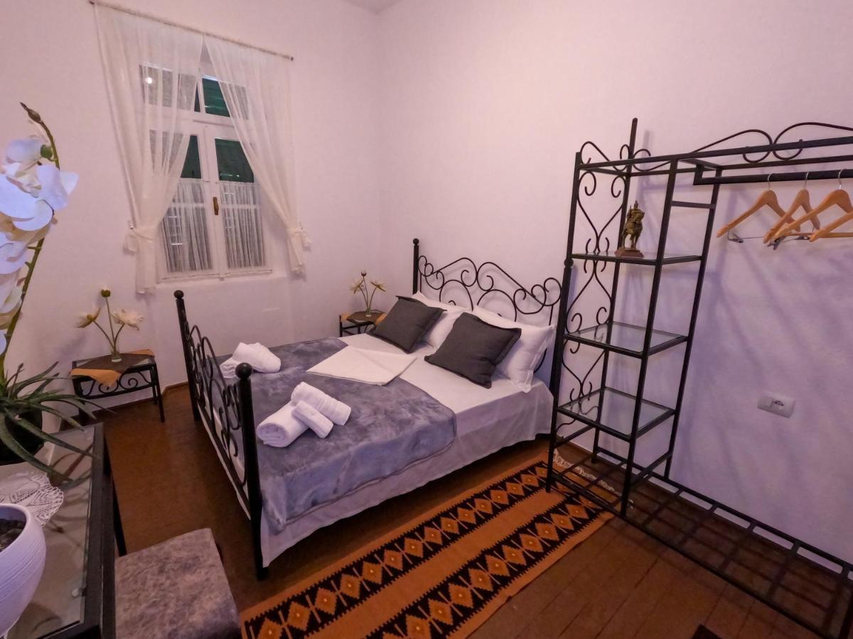Intown Guesthouse Shkoder Exterior photo