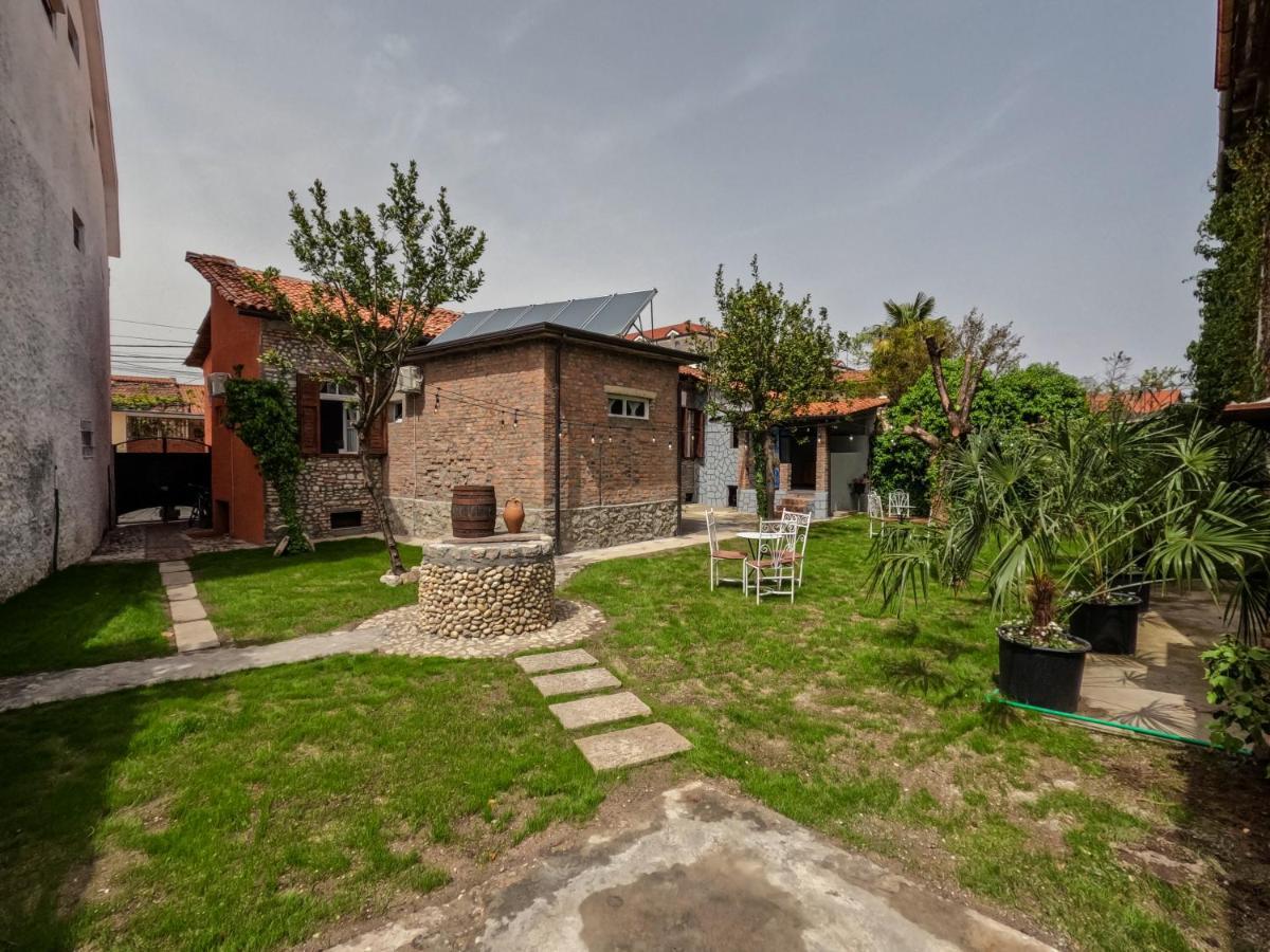 Intown Guesthouse Shkoder Exterior photo