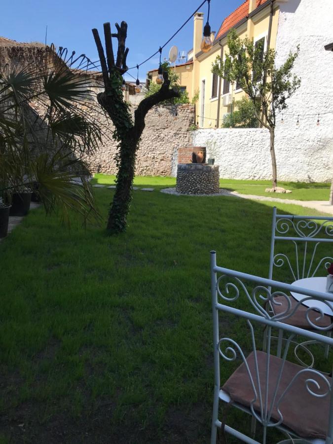 Intown Guesthouse Shkoder Exterior photo