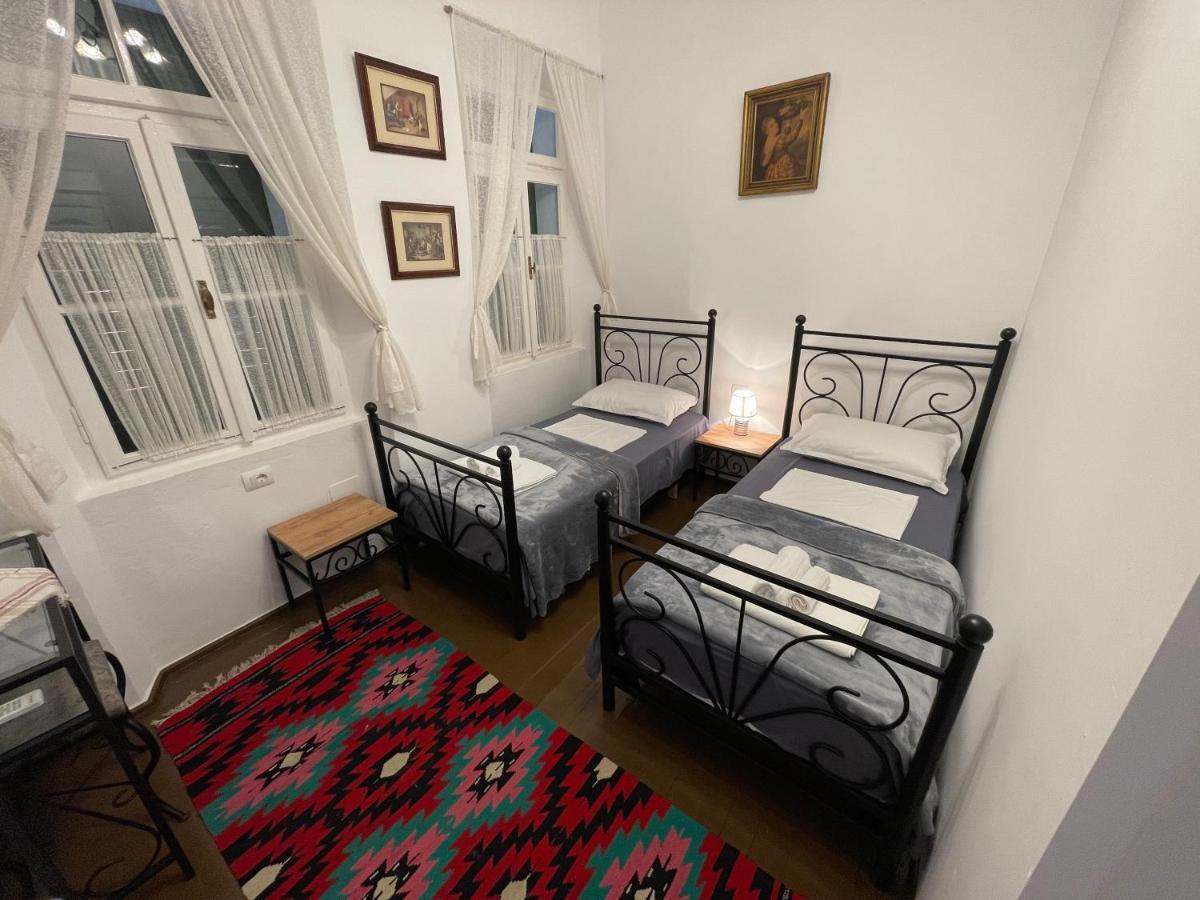 Intown Guesthouse Shkoder Exterior photo