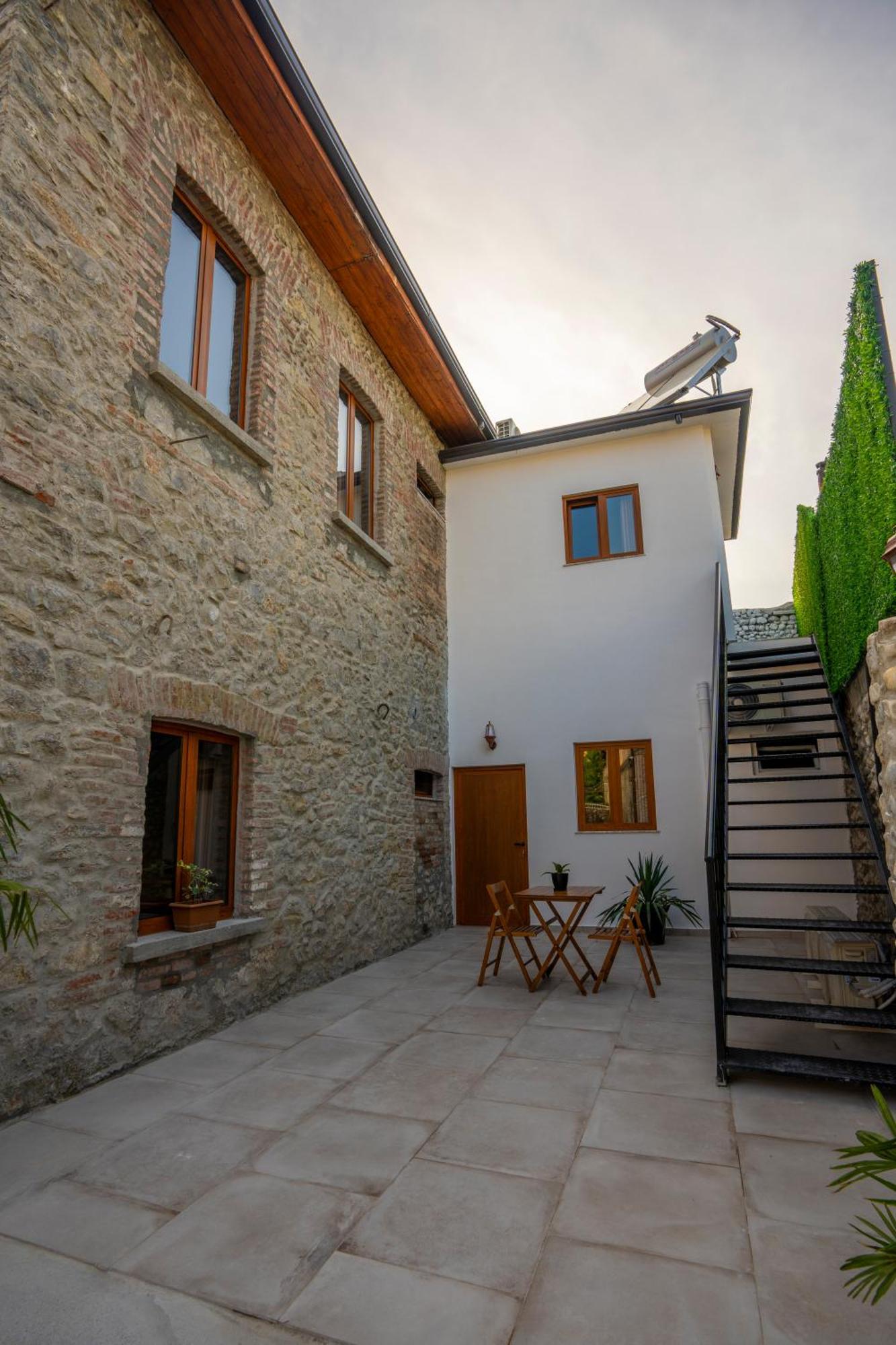 Intown Guesthouse Shkoder Exterior photo