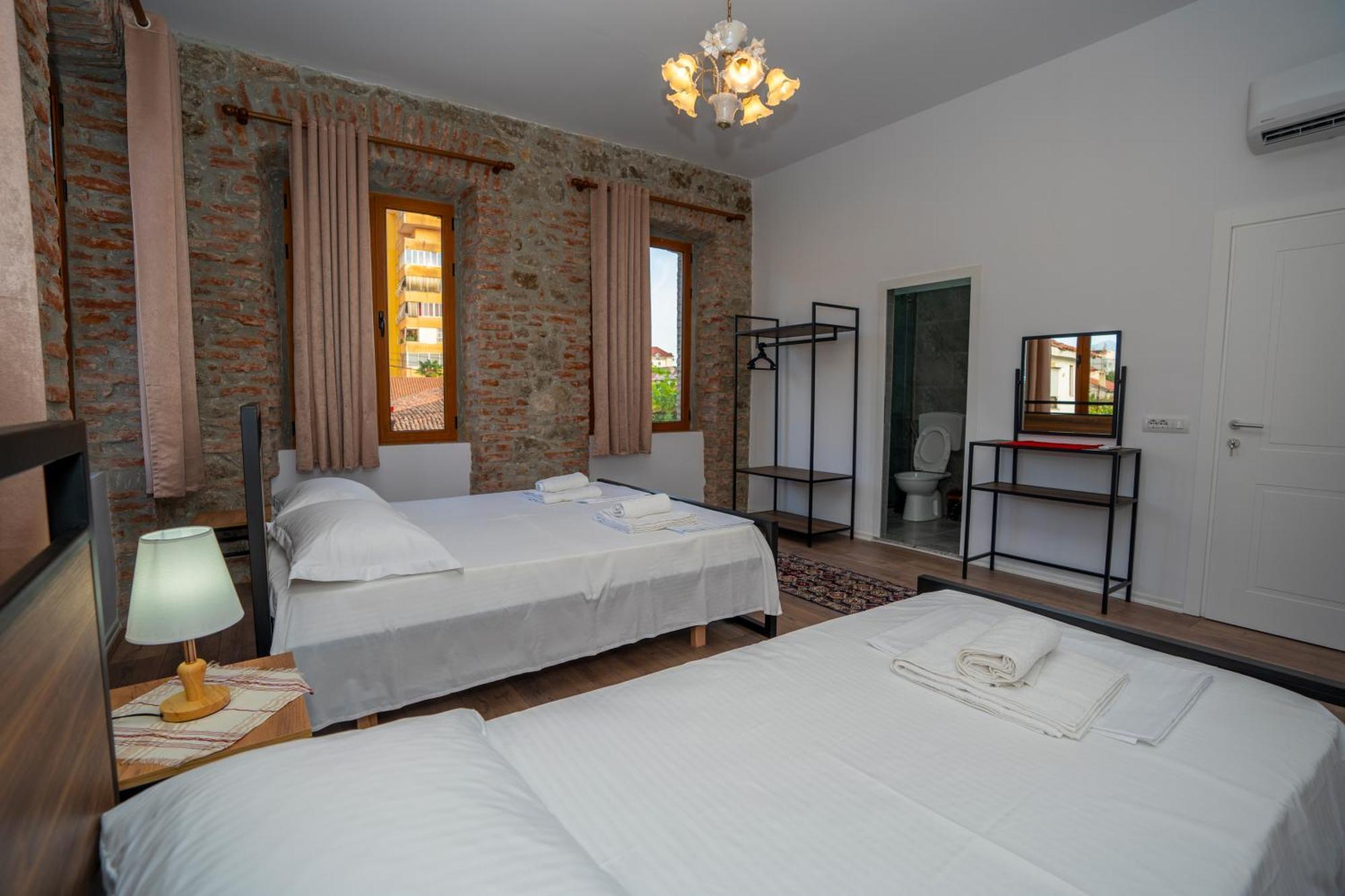 Intown Guesthouse Shkoder Exterior photo