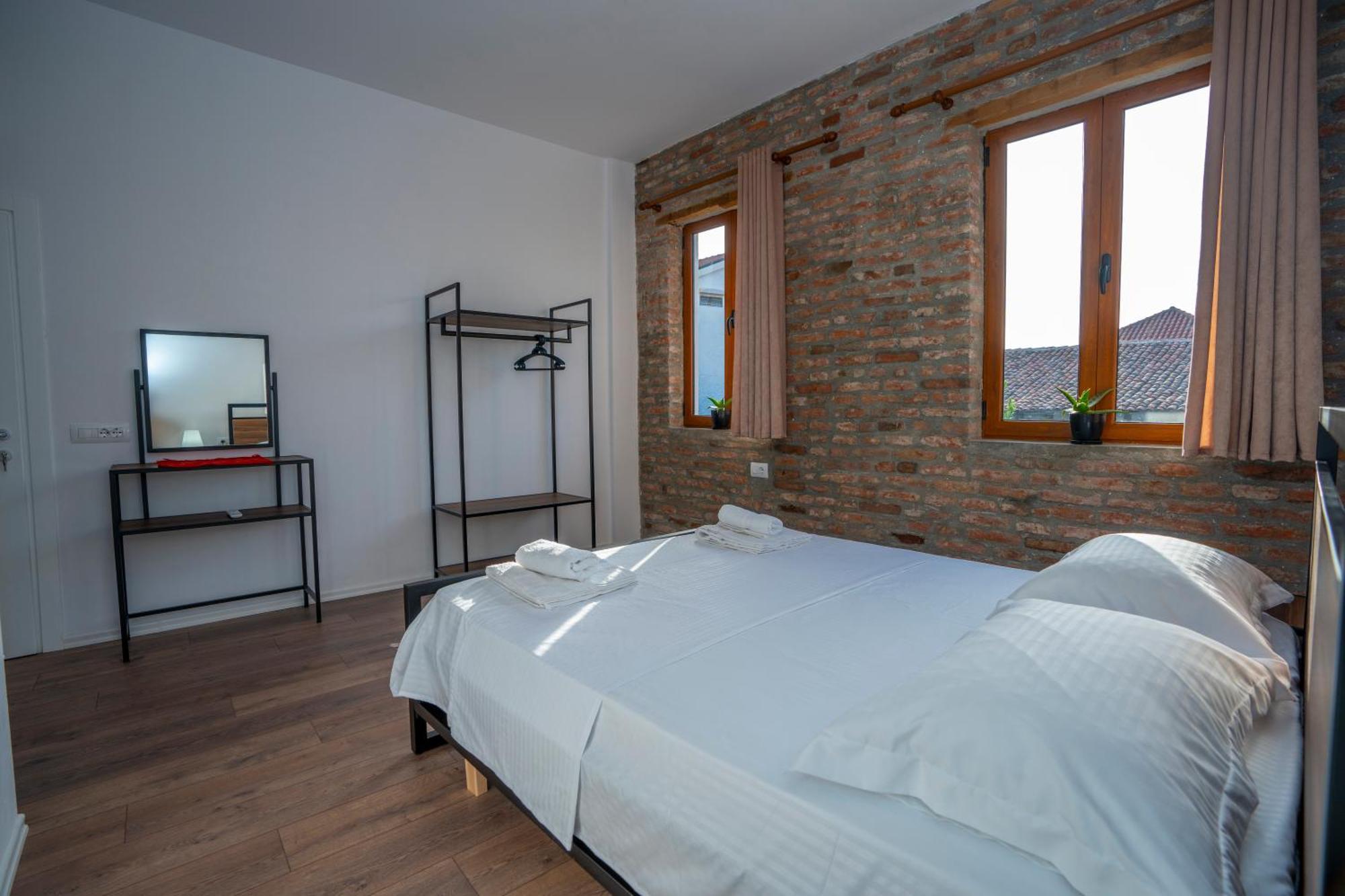 Intown Guesthouse Shkoder Exterior photo