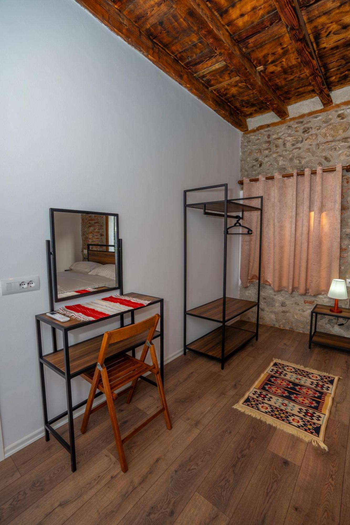 Intown Guesthouse Shkoder Exterior photo